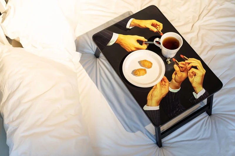 Toiletpaper - Lipsticks Black Lunch Tray - / Folding Legs - 56 X 38 Cm / MDF - Seletti - Image 4